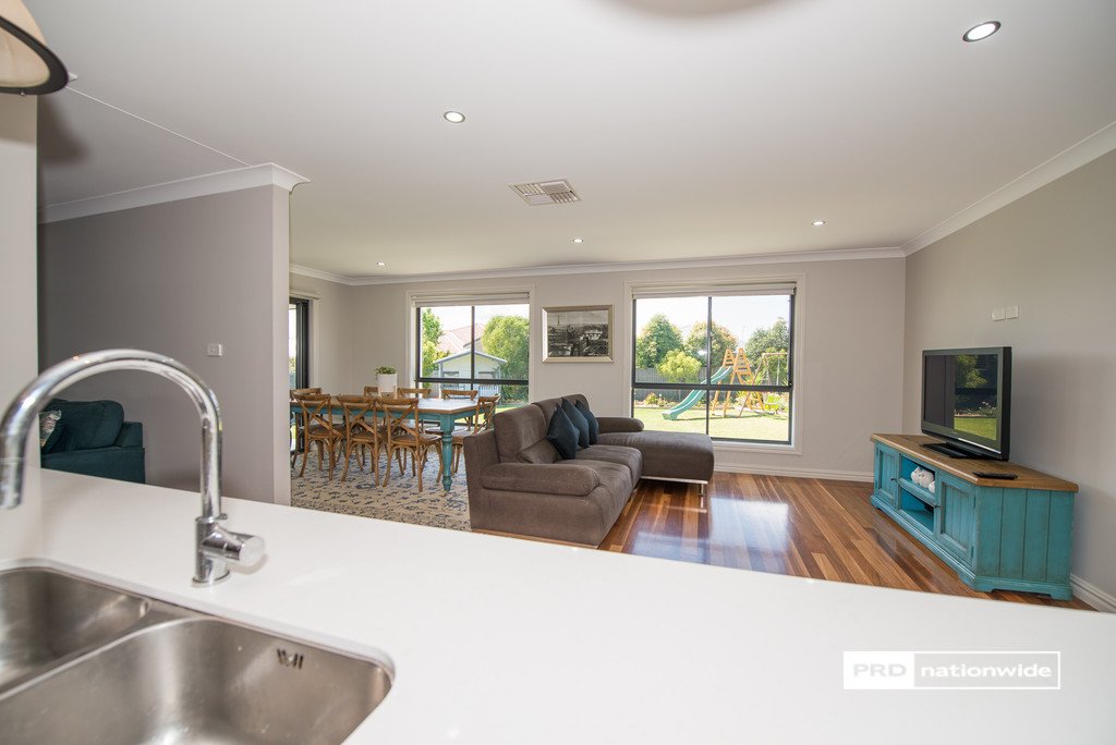 13 Shiraz Road TAMWORTH 5