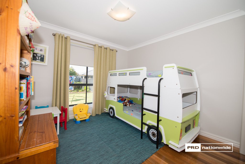 13 Shiraz Road TAMWORTH 11