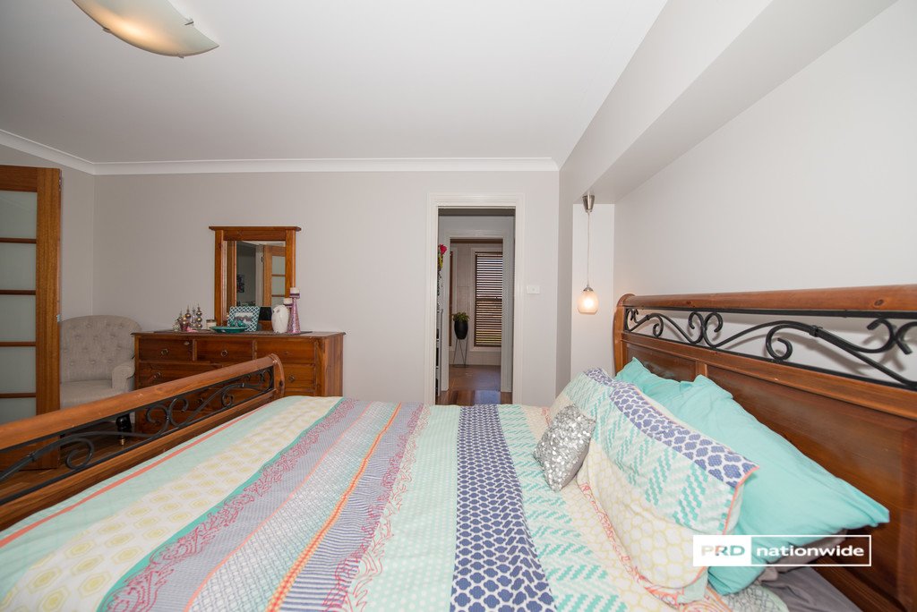 13 Shiraz Road TAMWORTH 16