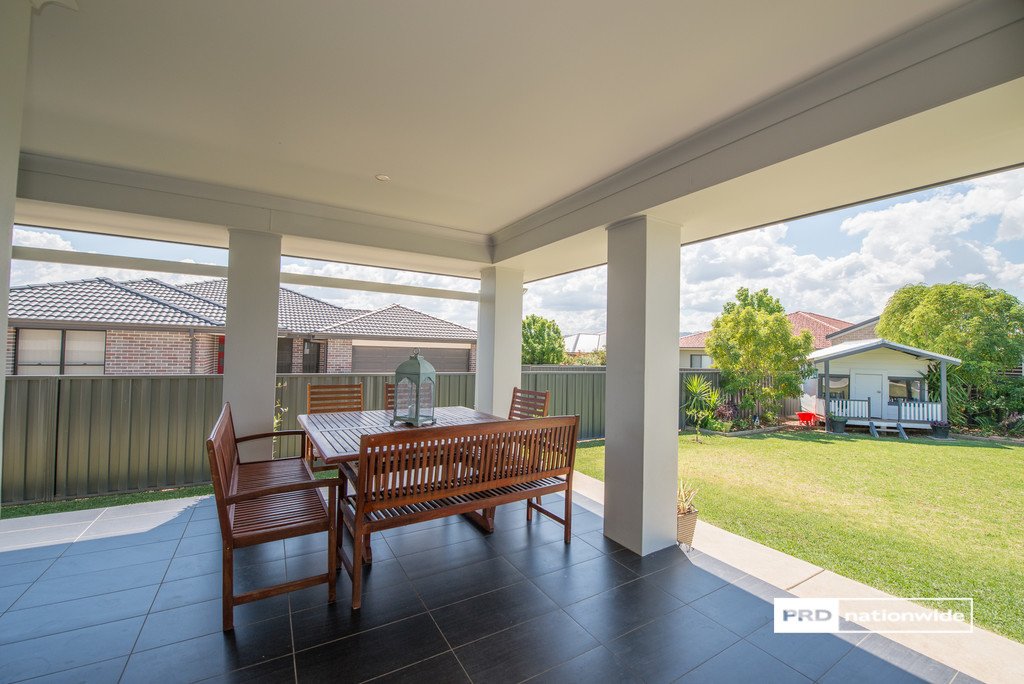 13 Shiraz Road TAMWORTH 18