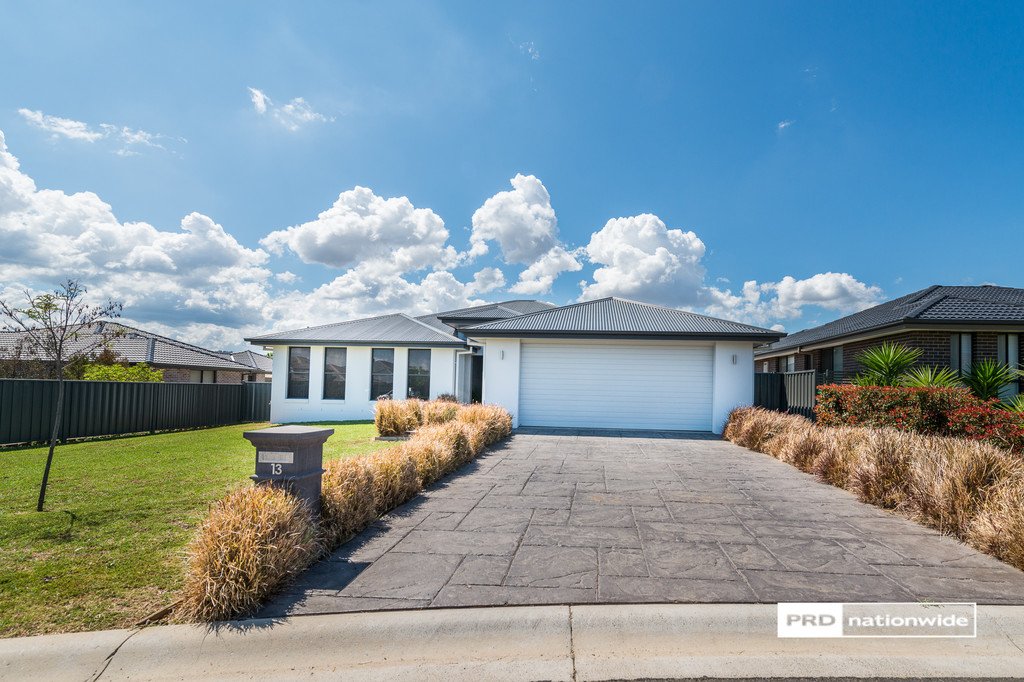 13 Shiraz Road TAMWORTH 23