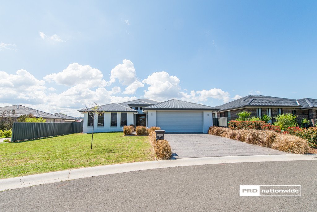 13 Shiraz Road TAMWORTH 24