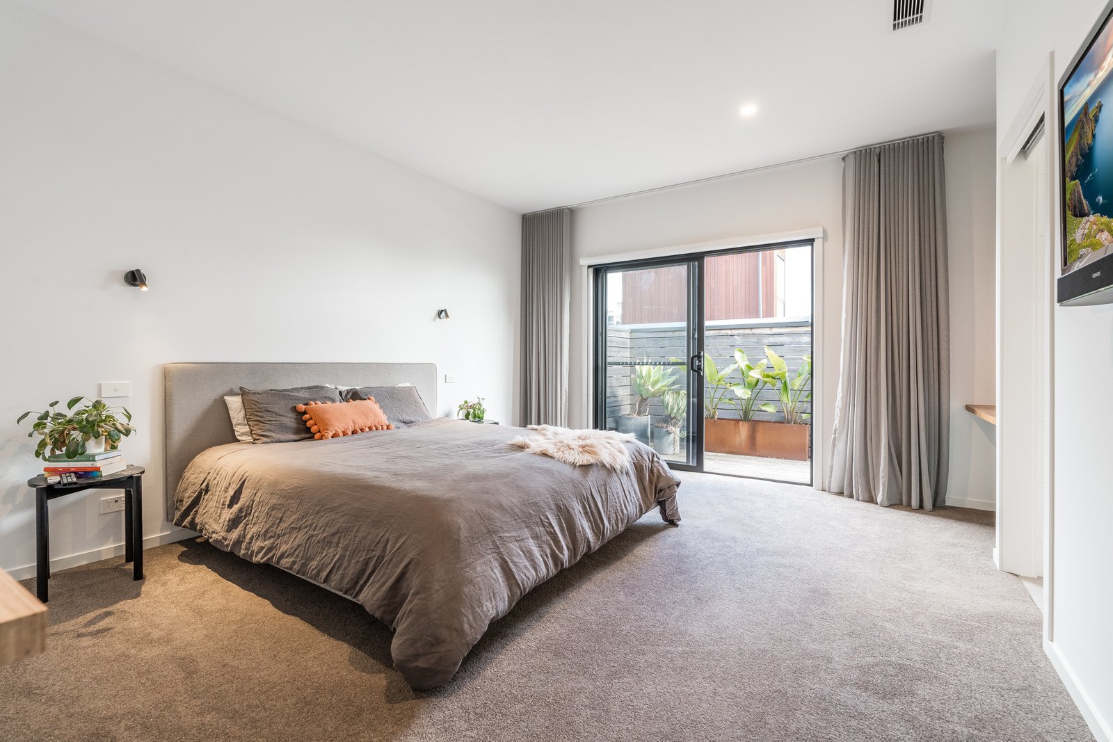 Gallery: 13 Shoreline Drive