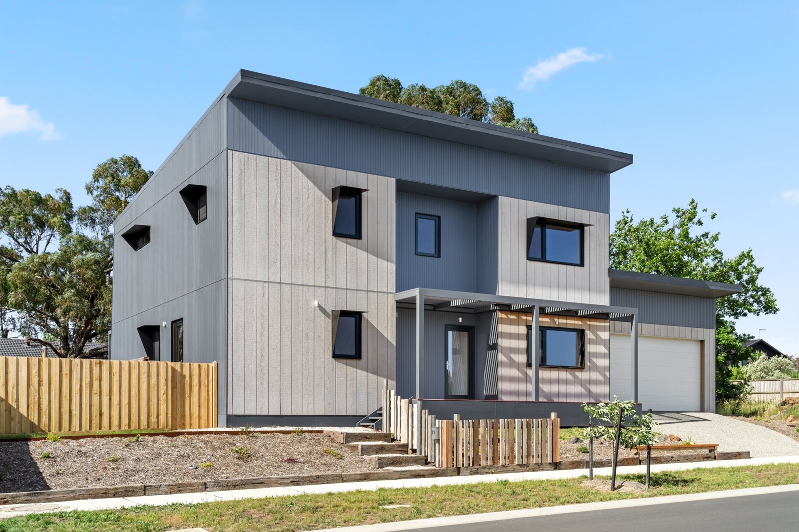 Real Estate and Property in 13 Snell Drive, Gisborne, VIC