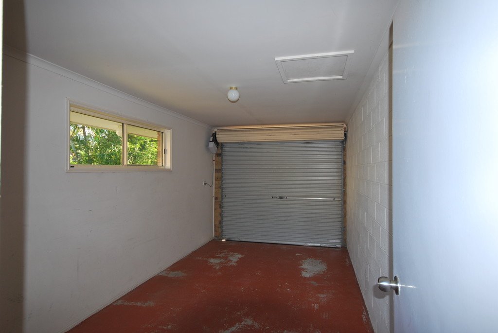 13 Southlake Drive VARSITY LAKES 12