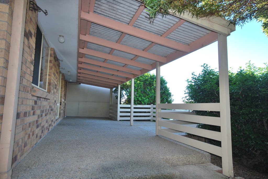 13 Southlake Drive VARSITY LAKES 14