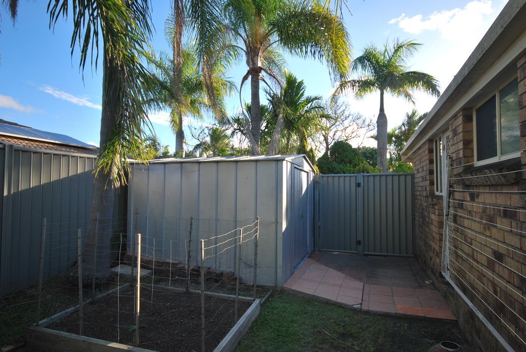 13 Southlake Drive VARSITY LAKES 15