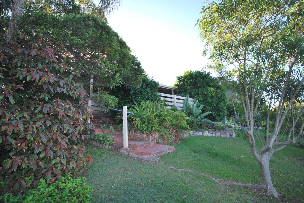 13 Southlake Drive VARSITY LAKES 18