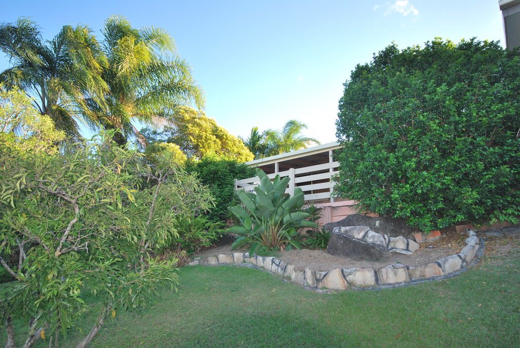 13 Southlake Drive VARSITY LAKES 19