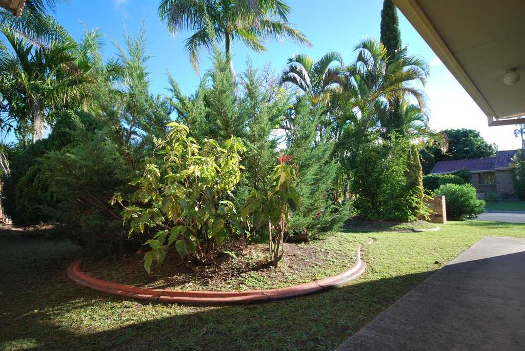 13 Southlake Drive VARSITY LAKES 22