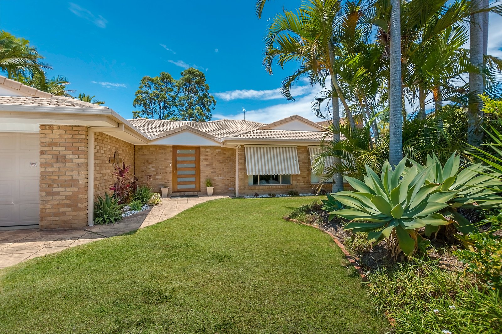 13 St Ives Drive ROBINA 12