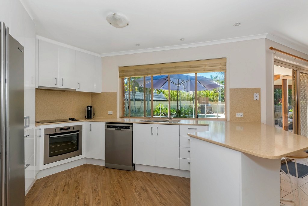 13 St Ives Drive ROBINA 2