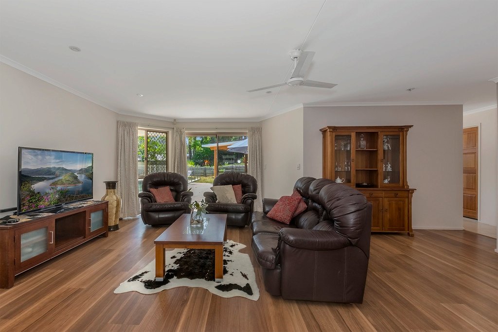 13 St Ives Drive ROBINA 3