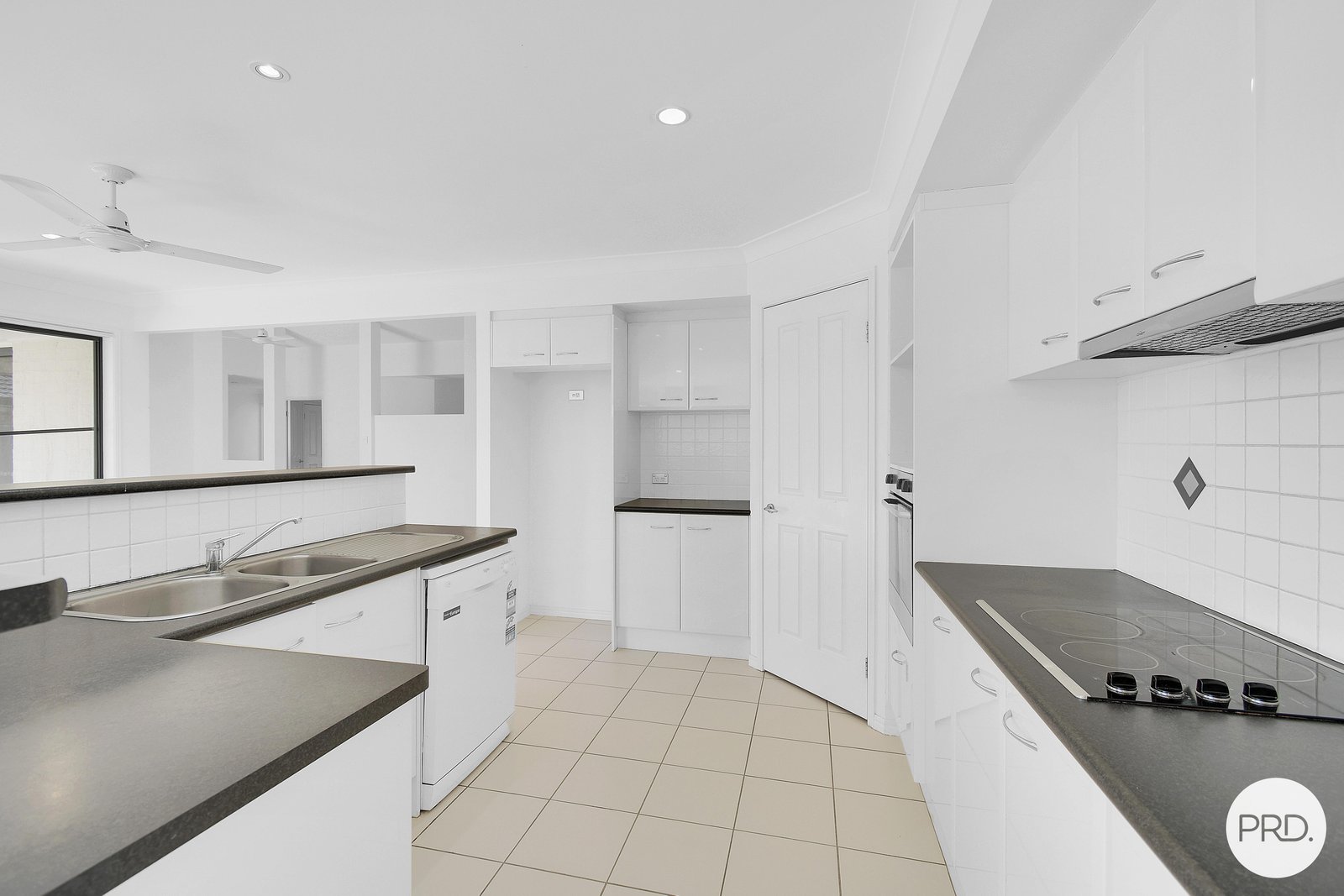 13 Suffolk Parade POTTSVILLE 4