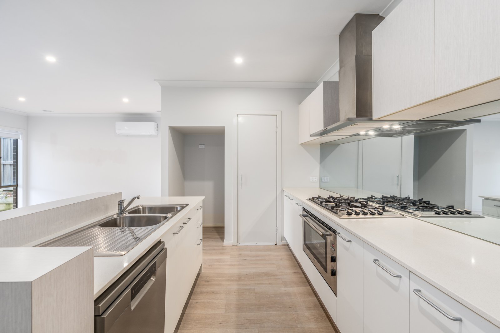 Gallery: 13 Suffolk Street