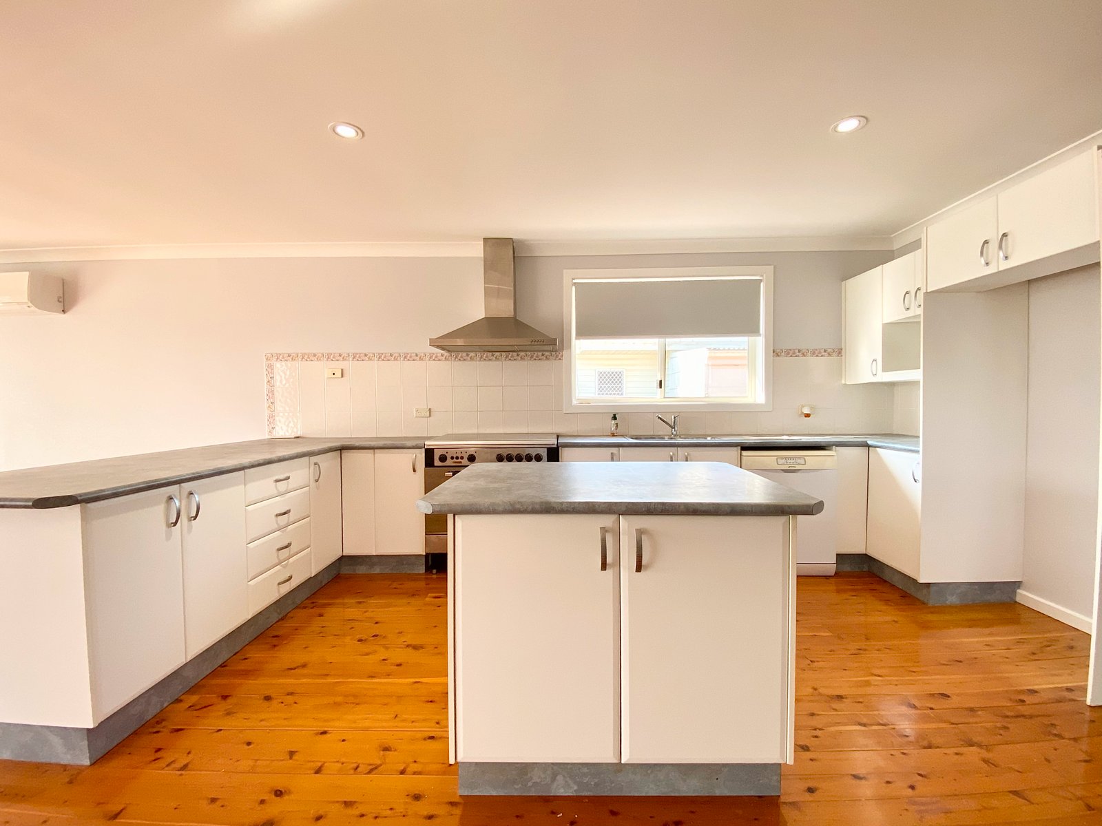 13 Sunset Blvd  SOLDIERS POINT 9