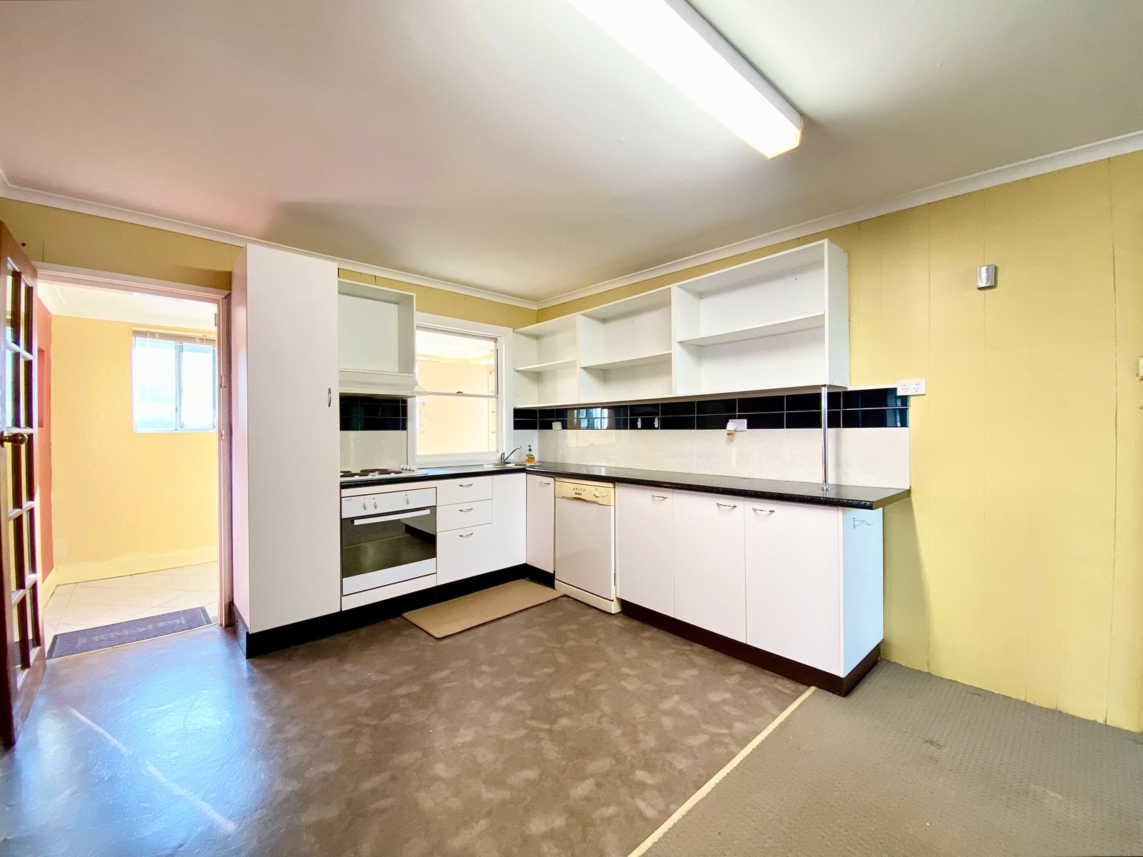 13 Sunset Blvd  SOLDIERS POINT 28