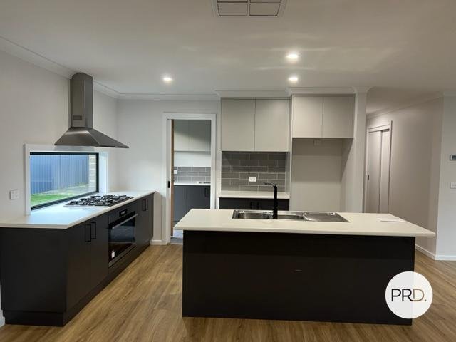 13 Swansea Court THURGOONA 2