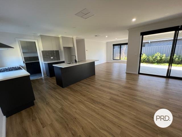 13 Swansea Court THURGOONA 4