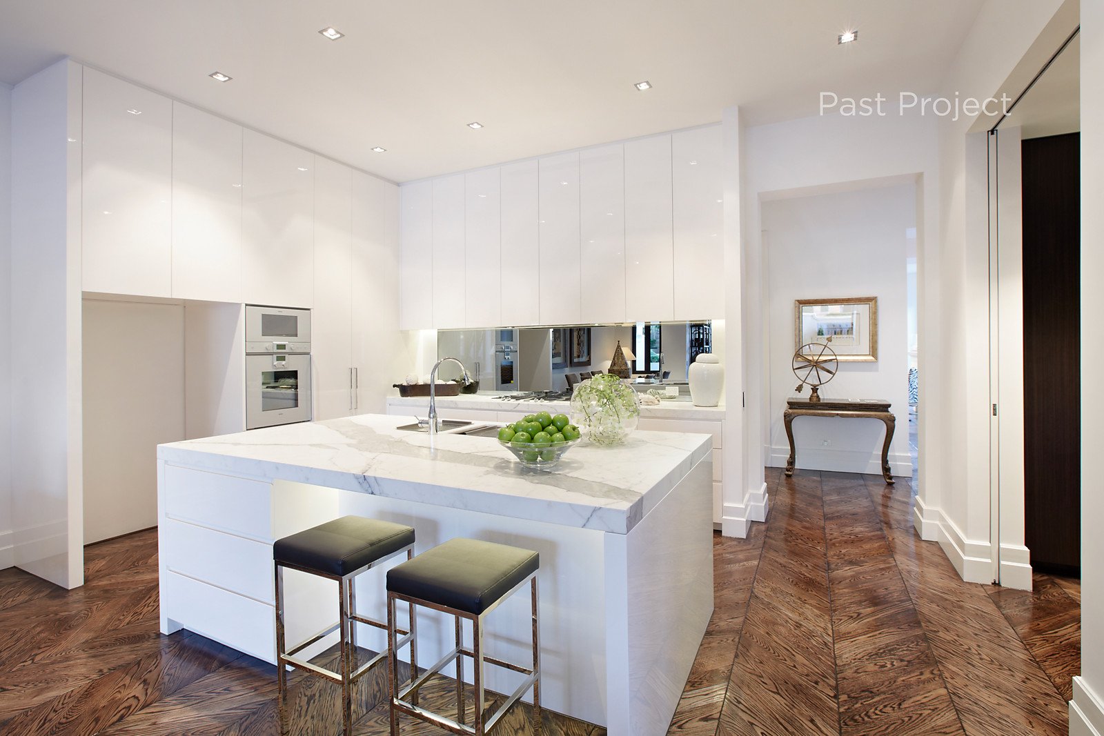 13 Tashinny Road, Toorak, VIC