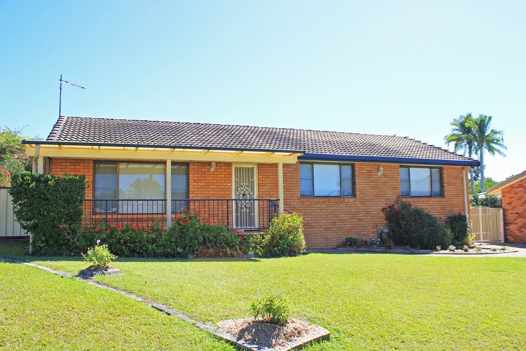 13 Teatree Close LAKEWOOD 1