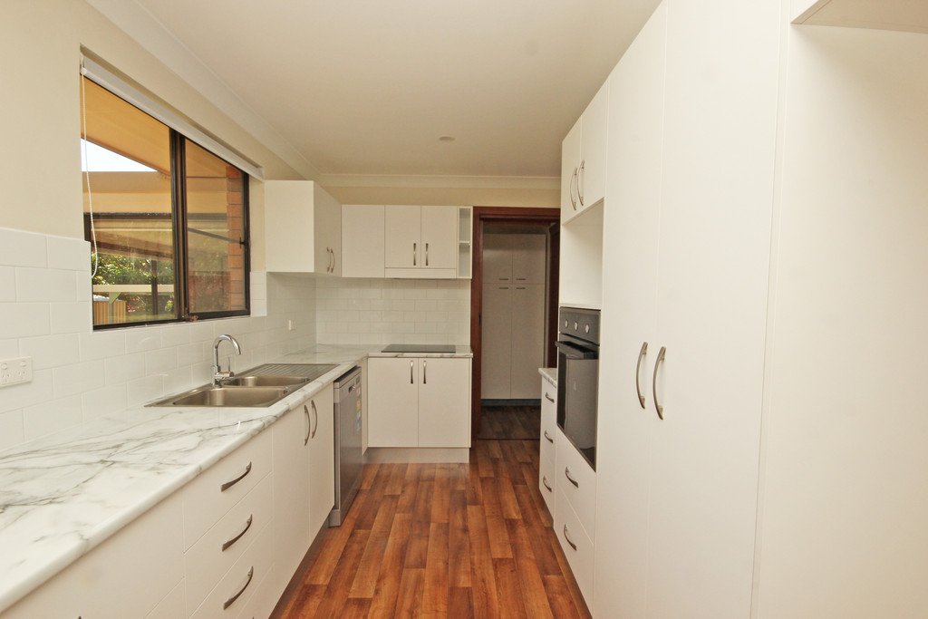 13 Teatree Close LAKEWOOD 2