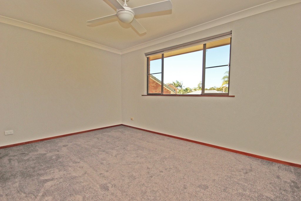 13 Teatree Close LAKEWOOD 8