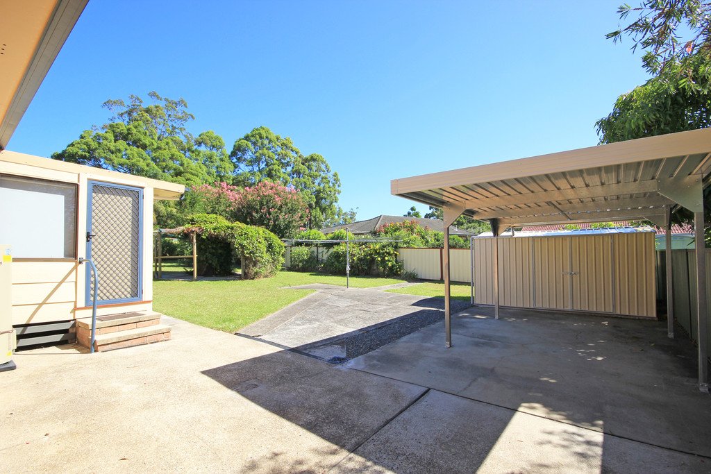 13 Teatree Close LAKEWOOD 9