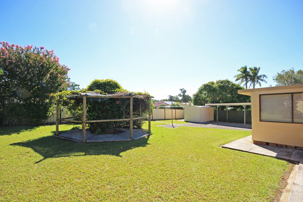 13 Teatree Close LAKEWOOD 10