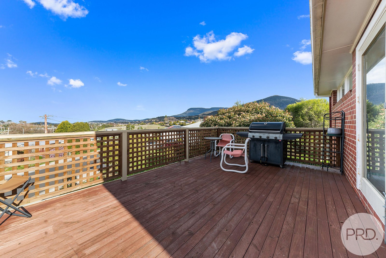 13 Teering Road BERRIEDALE 4