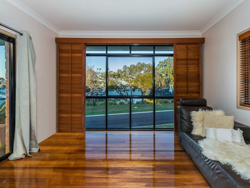 13 THE Boulevard REDLAND BAY 17