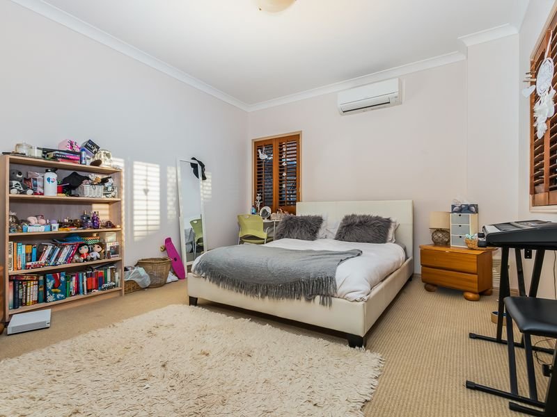 13 THE Boulevard REDLAND BAY 26