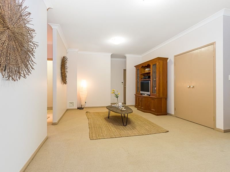 13 THE Boulevard REDLAND BAY 27