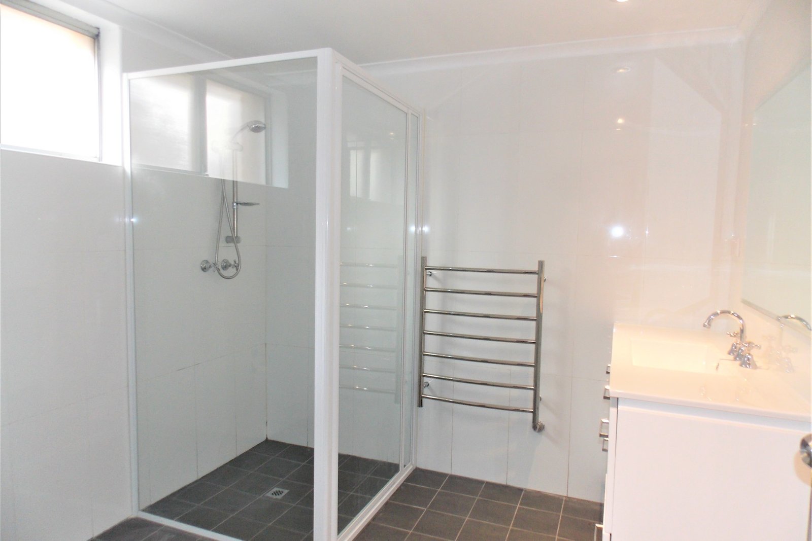 1/3 The Crescent Penrith 3