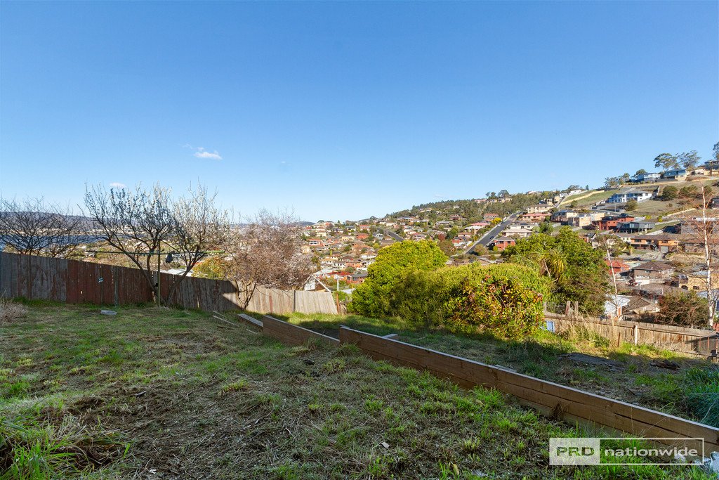 13 Tootonga Street CHIGWELL 19