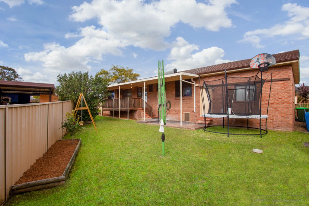 13 Triggs Close THORNTON 16