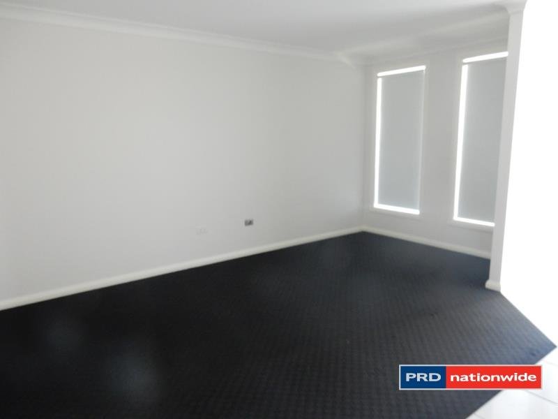 13 Tulipwood Crescent TAMWORTH 4