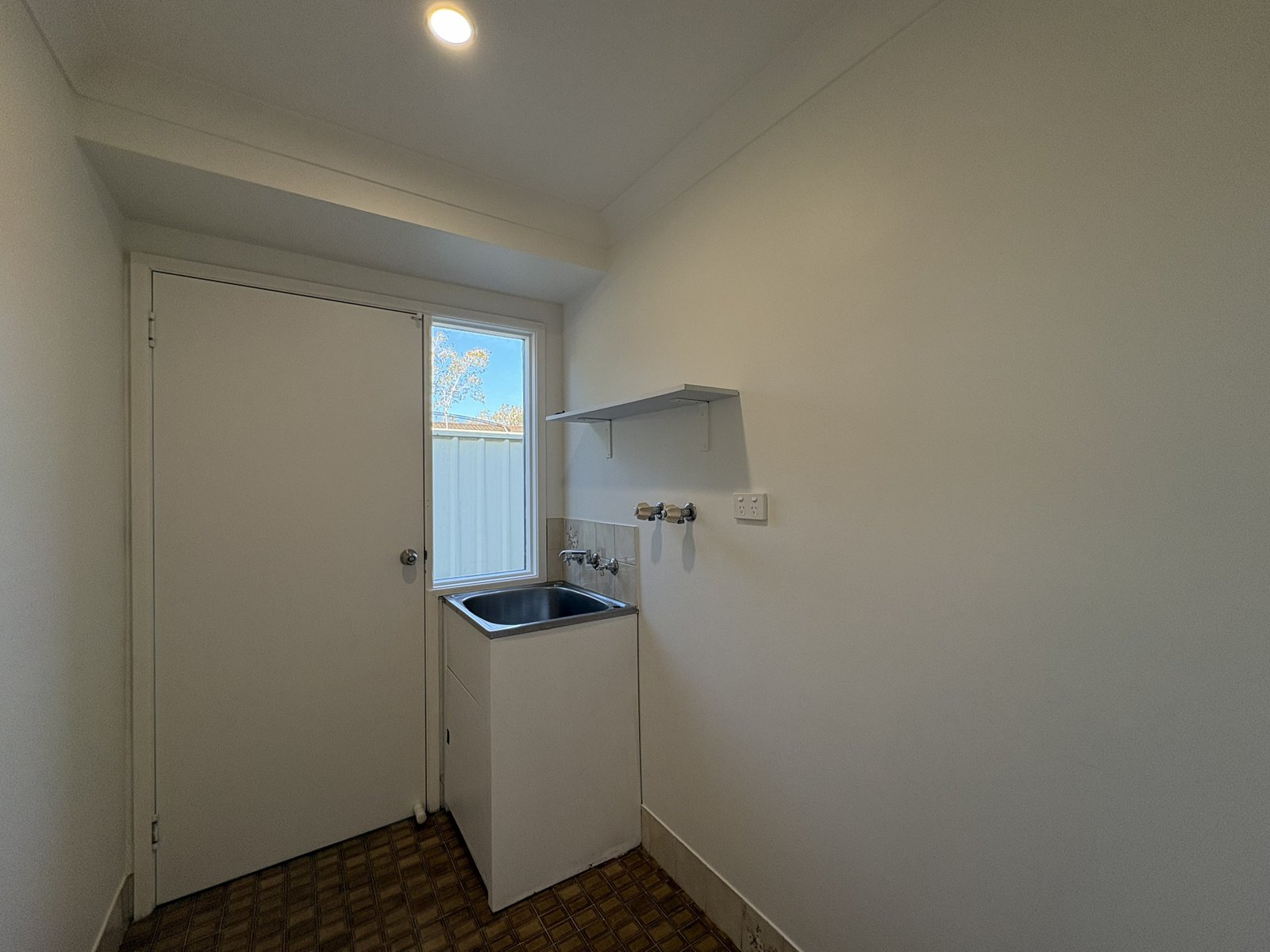 13 Turpentine Avenue SANDY BEACH 9