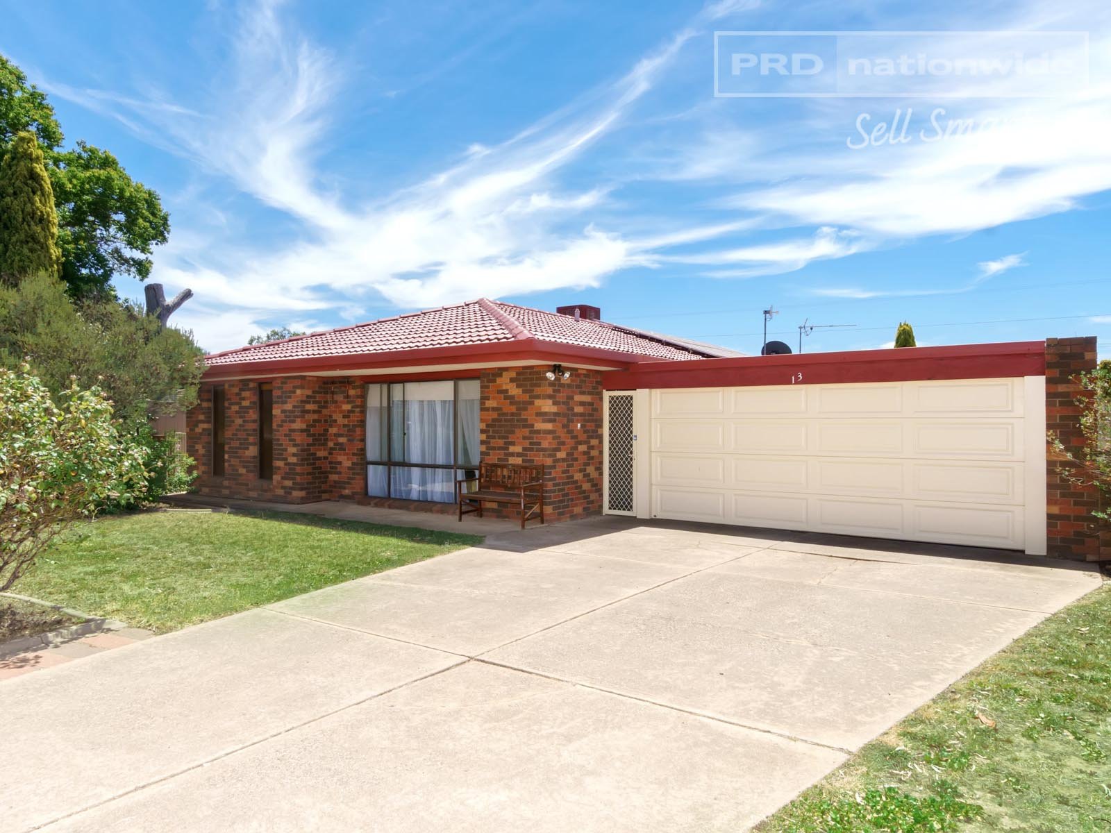 13 Undurra Drive GLENFIELD PARK 1