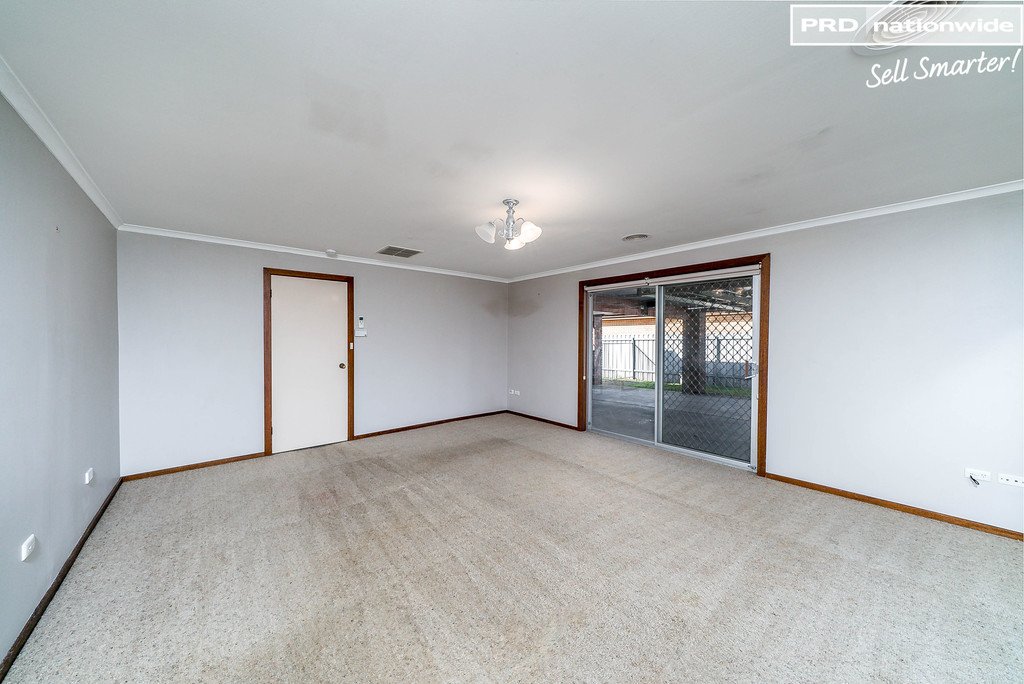 13 Undurra Drive GLENFIELD PARK 4