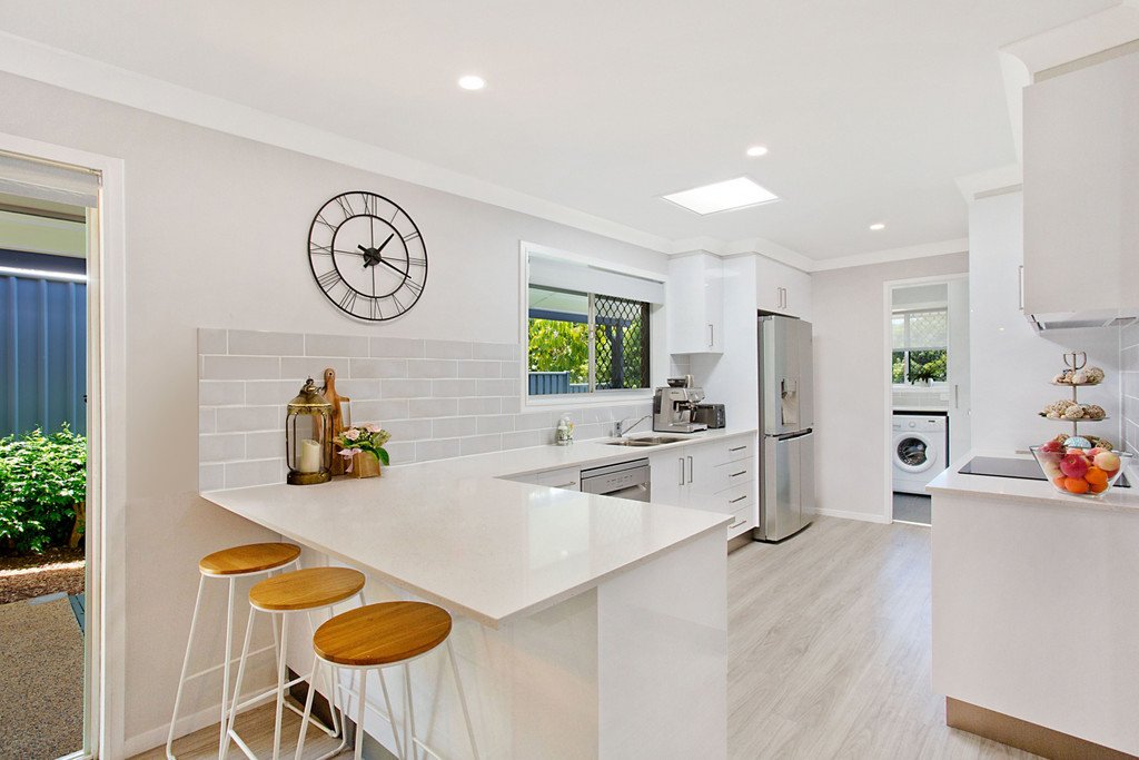 13 Uniacke Drive BANORA POINT 4