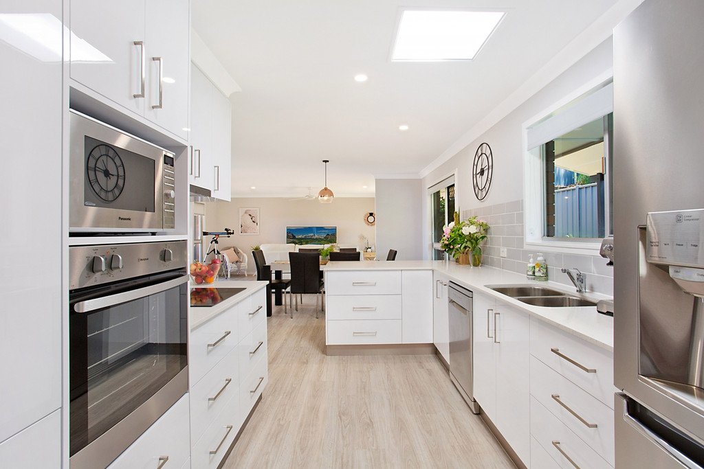 13 Uniacke Drive BANORA POINT 5