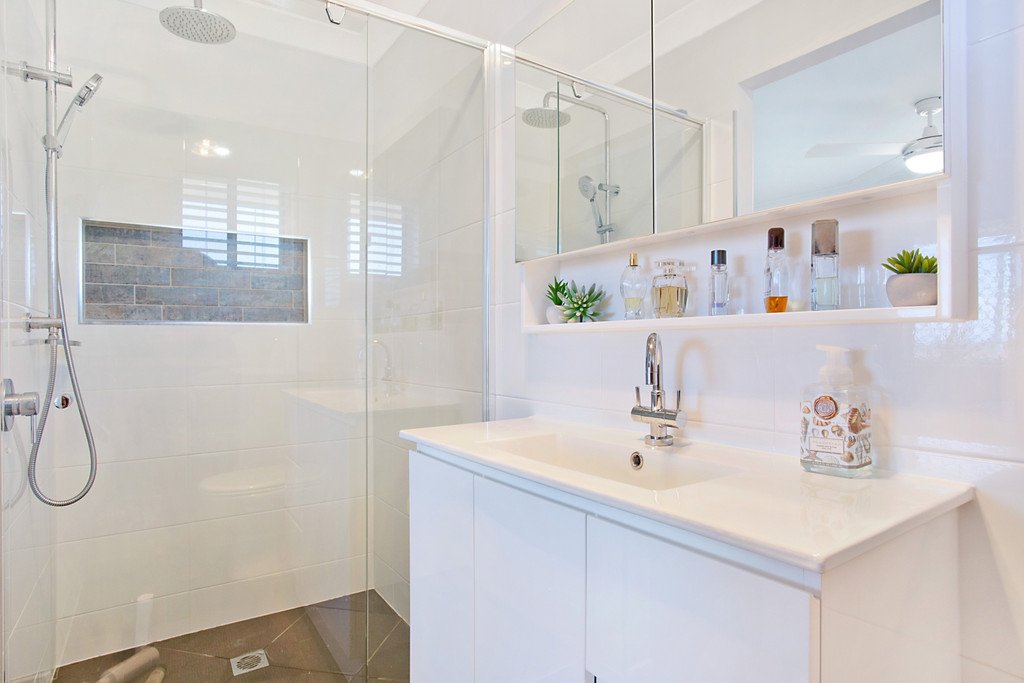 13 Uniacke Drive BANORA POINT 9