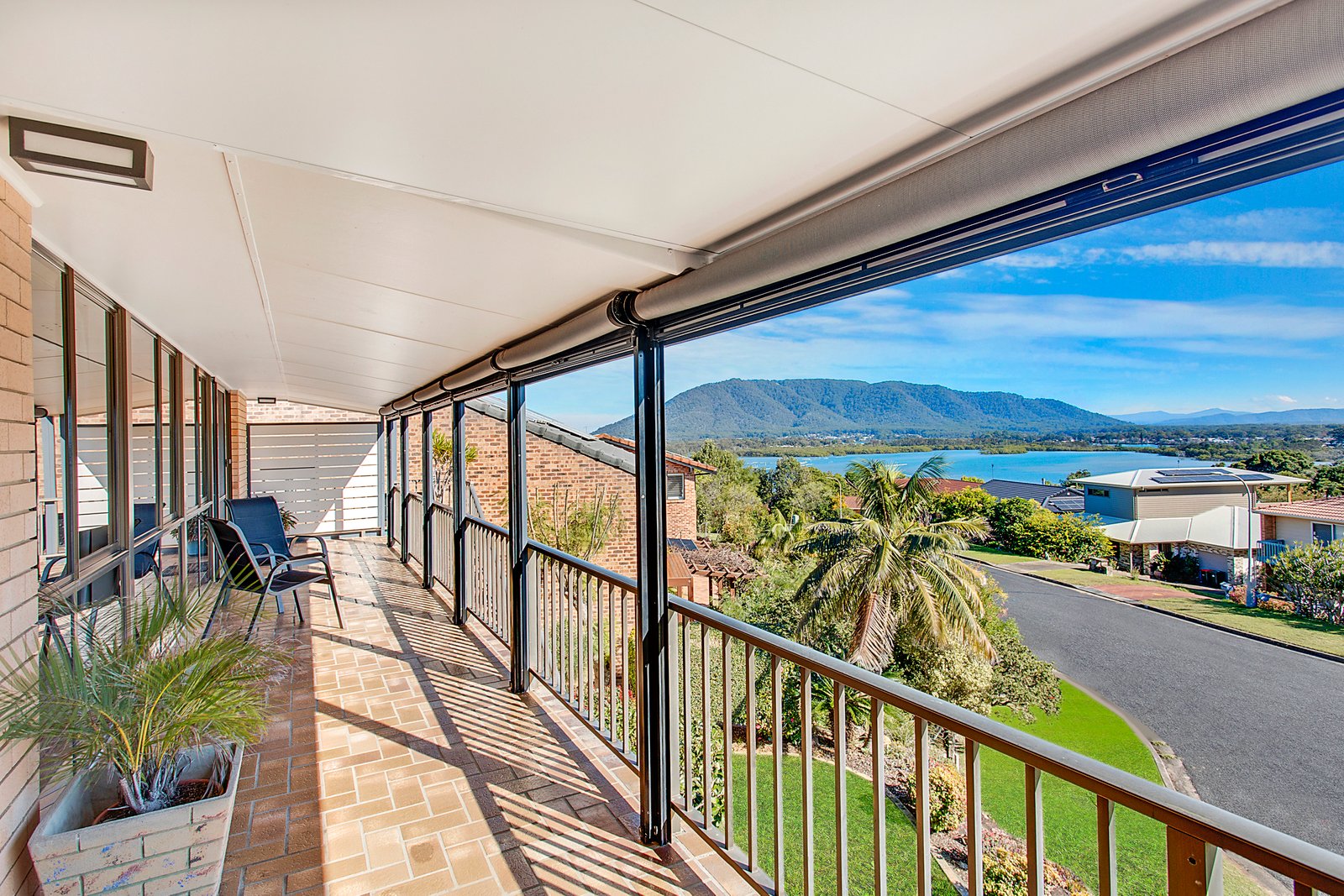 13 Unique Close CAMDEN HEAD 1