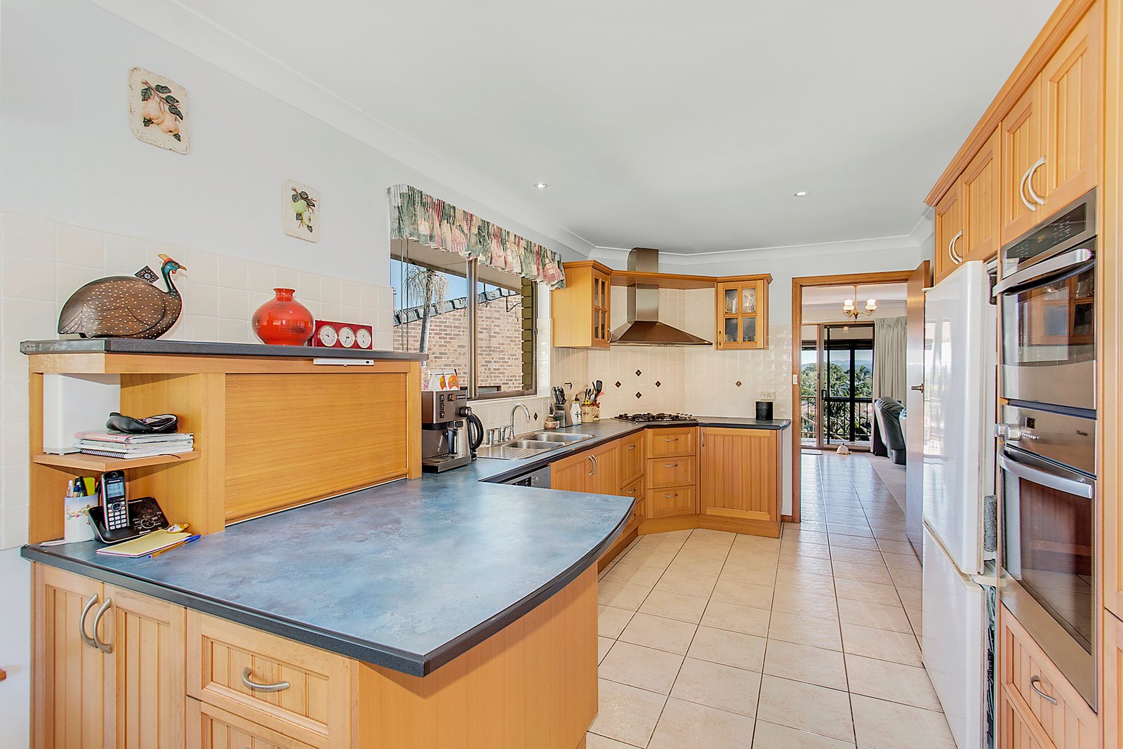 13 Unique Close CAMDEN HEAD 7