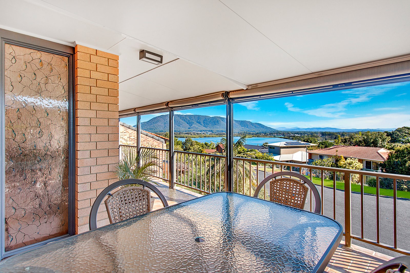 13 Unique Close CAMDEN HEAD 8