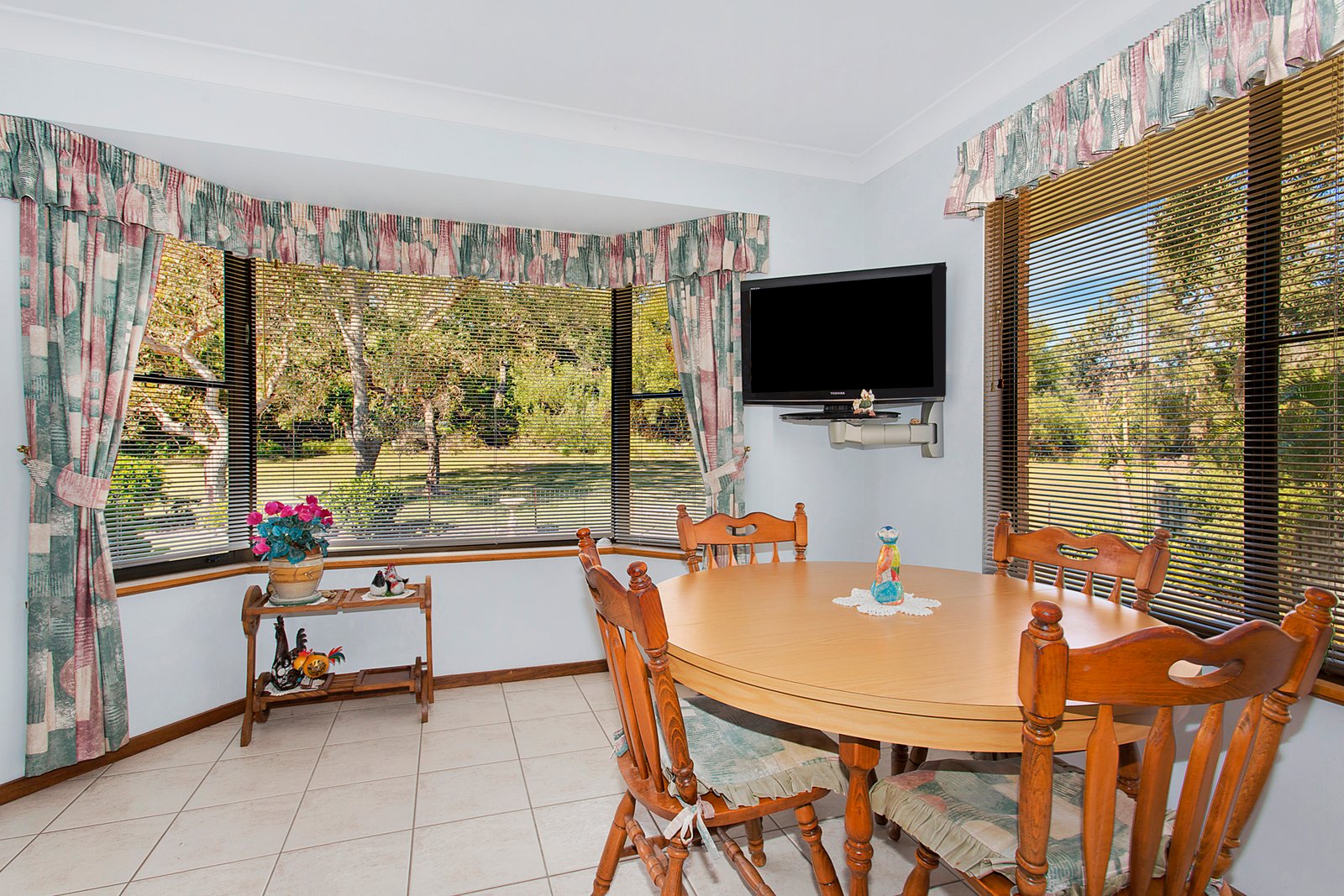 13 Unique Close CAMDEN HEAD 9