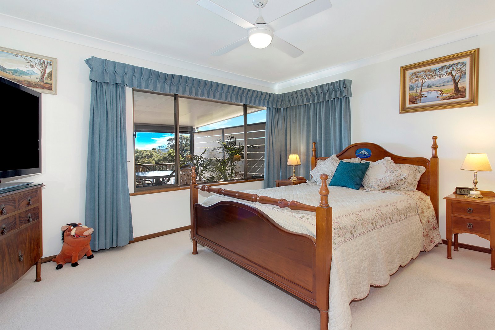 13 Unique Close CAMDEN HEAD 10