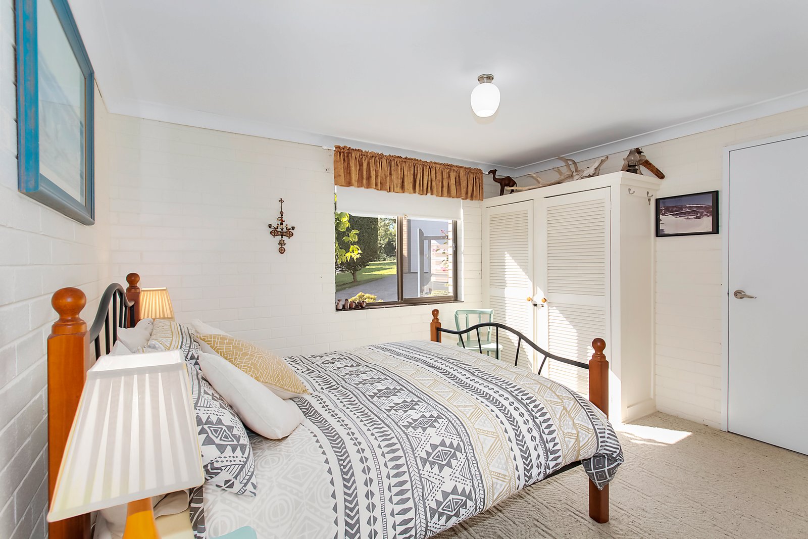 13 Unique Close CAMDEN HEAD 15