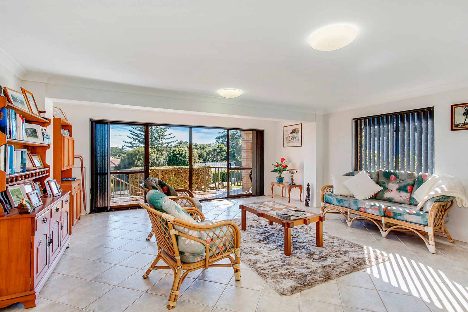 13 Unique Close CAMDEN HEAD 17